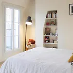 26 M Love Cocoon With Eiffel Tower View