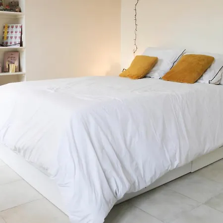 Appartamento 26 M Cocoon With Eiffel Tower View Parigi